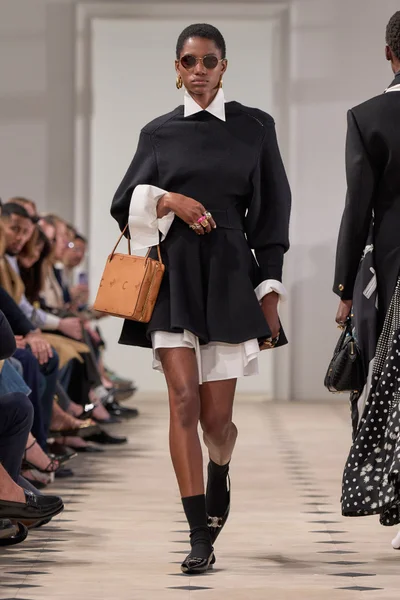 Look 51